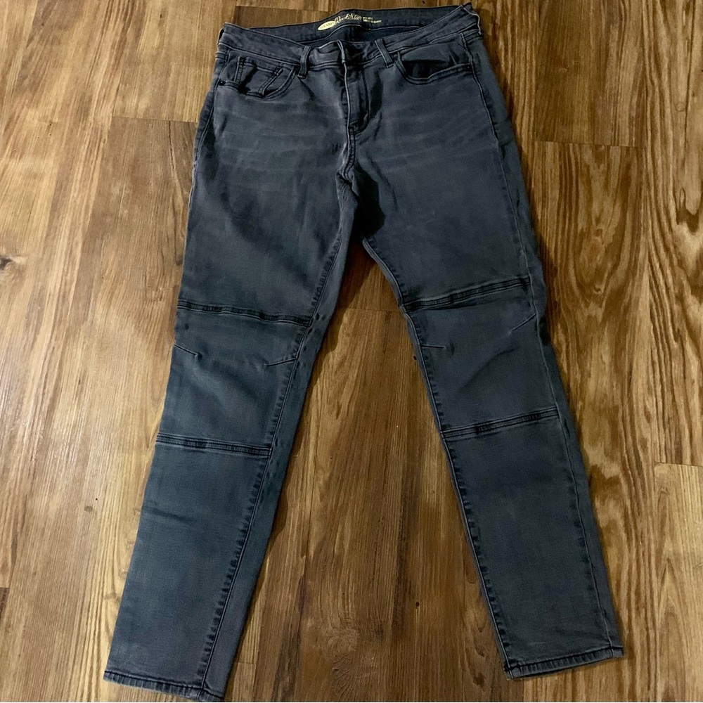 Old Navy mid rise Charcoal Skinny Jeans